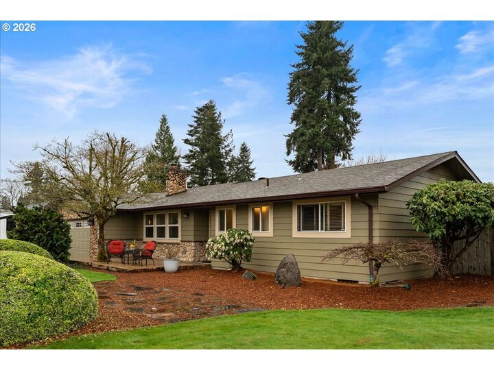 Property Photo:  7456 SE Eldorado St  OR 97267 