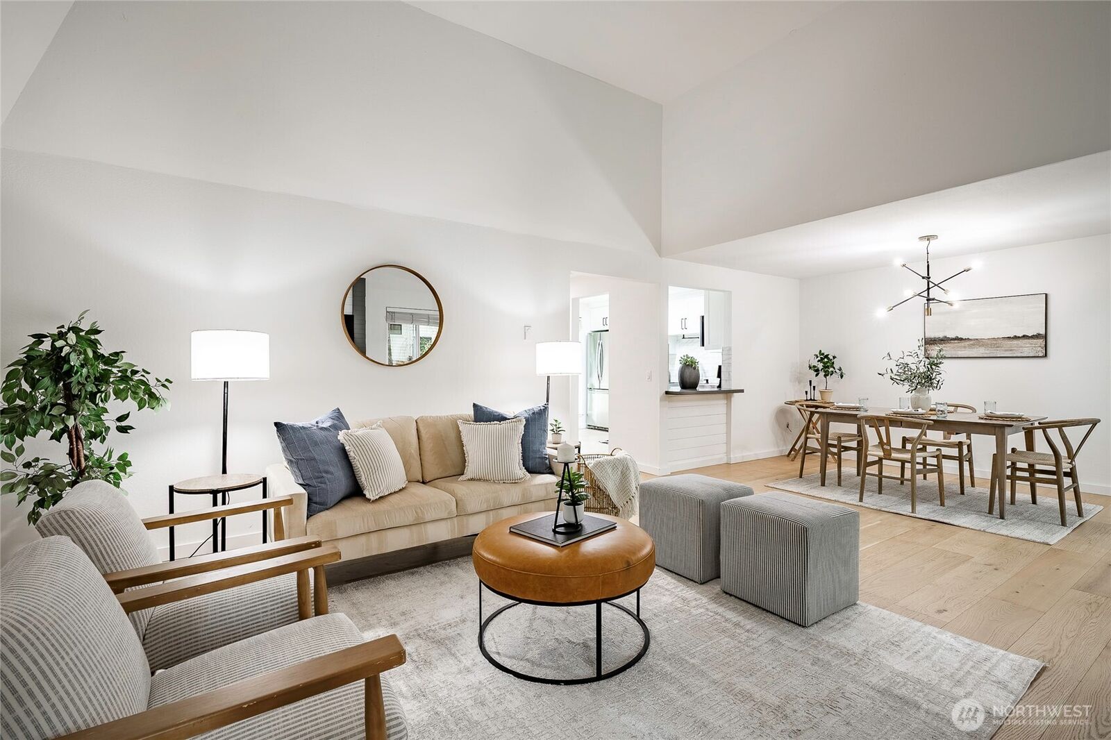 Property Photo:  1607  102nd Place NE D1  WA 98004 