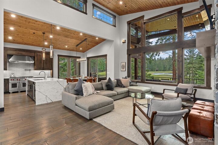 Property Photo: 890 Larkspur Loop WA 98922