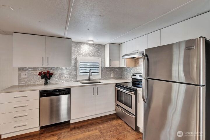 Property Photo:  18425 NE 95th Street 82  WA 98052 