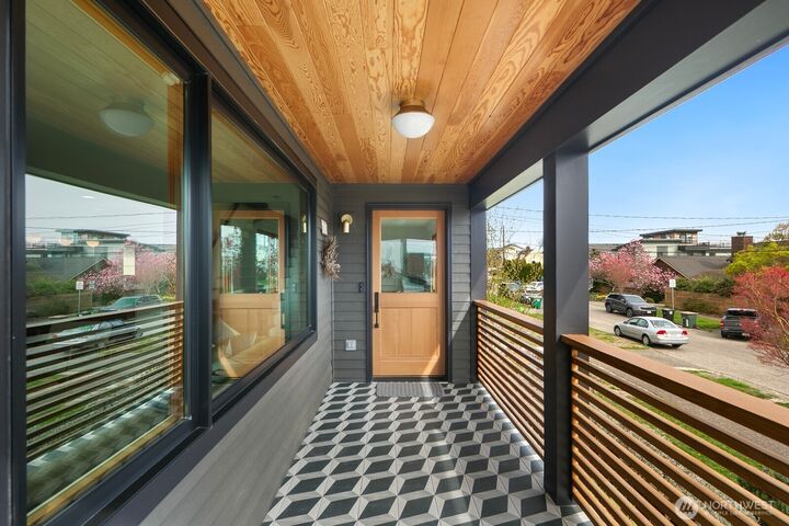 Property Photo: 2507 27th Avenue W WA 98199