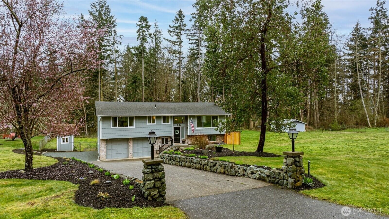 Property Photo:  664  Limestone Lane  WA 98277 