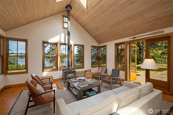 Property Photo:  16  Bayshore Road  WA 98250 