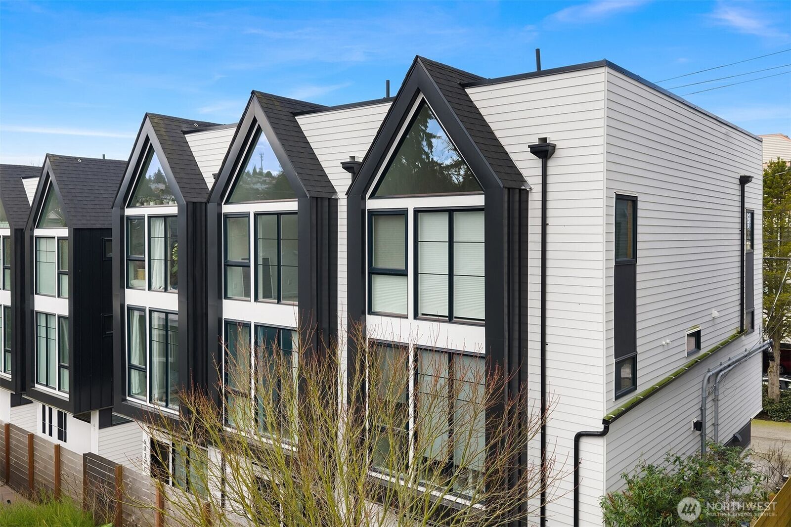 Property Photo: 6041 42nd Avenue SW WA 98136