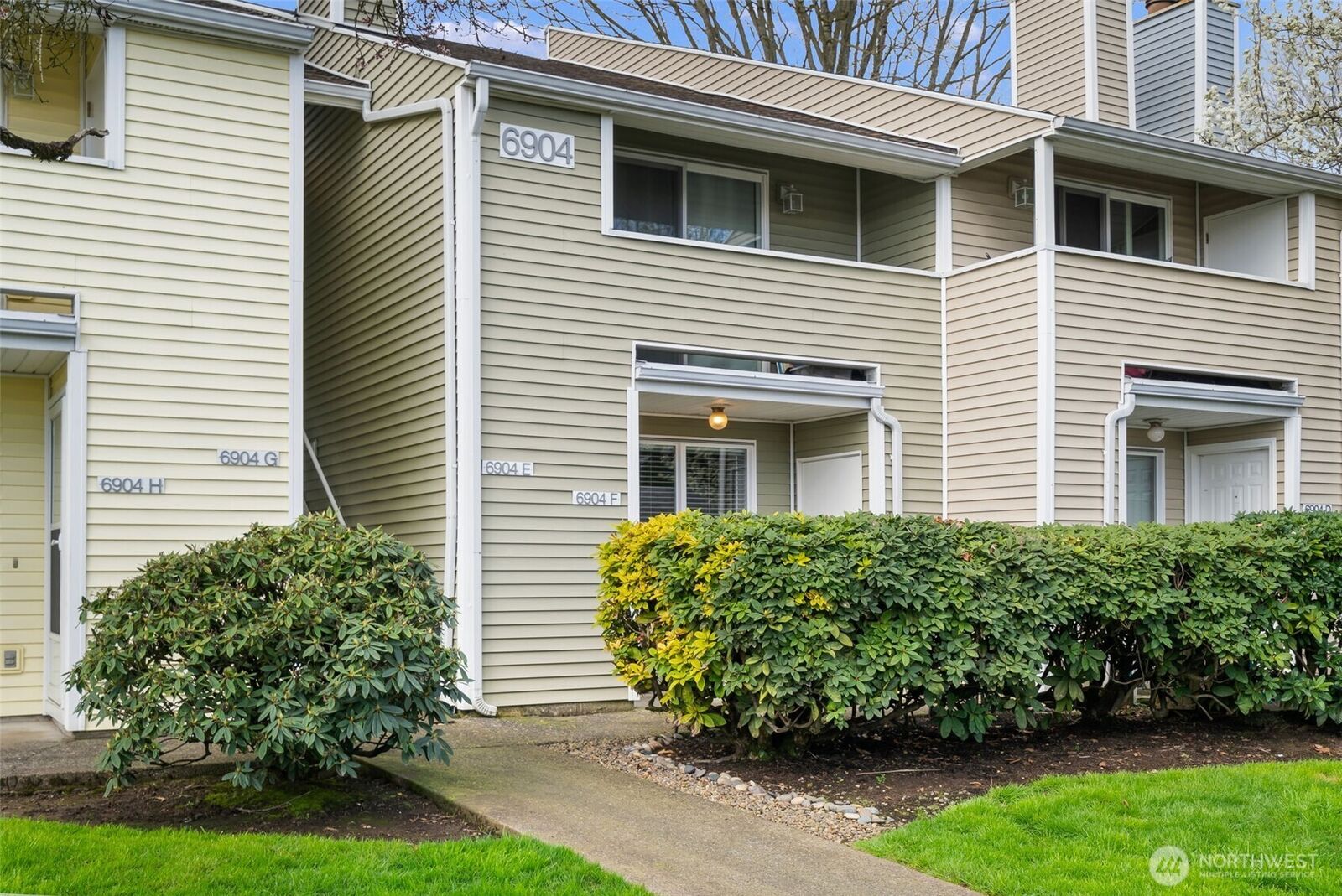 Property Photo:  6904 NE 43rd Street F  WA 98661 