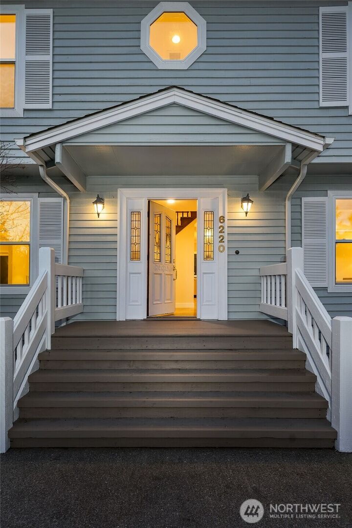 Property Photo:  6220  146th Place SE  WA 98006 