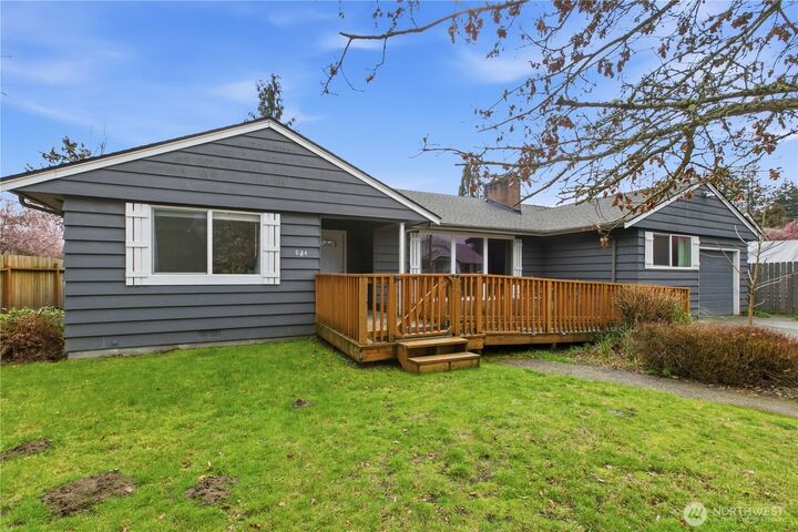 Property Photo:  924  7th Avenue NW  WA 98371 