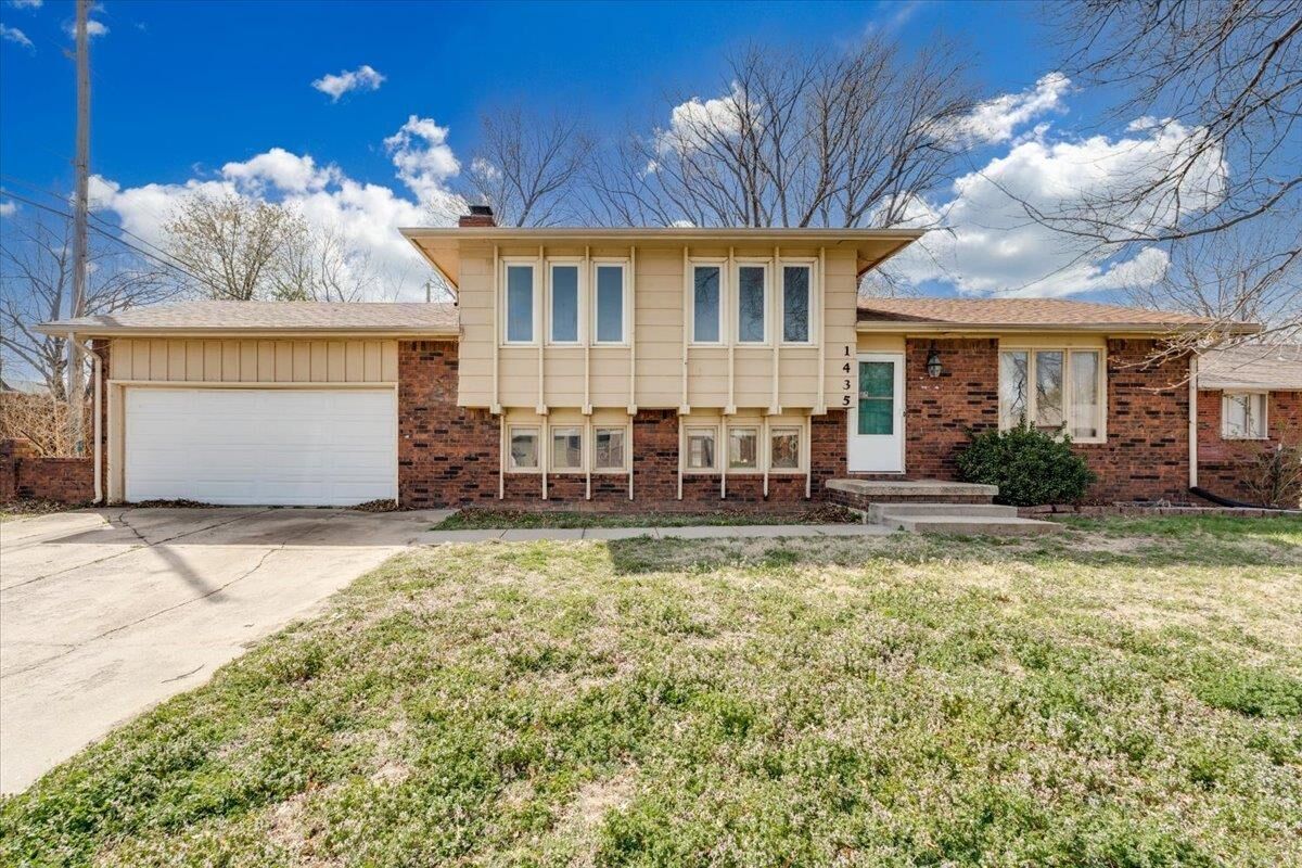 Property Photo:  1435 N Brunswick St  KS 67212 