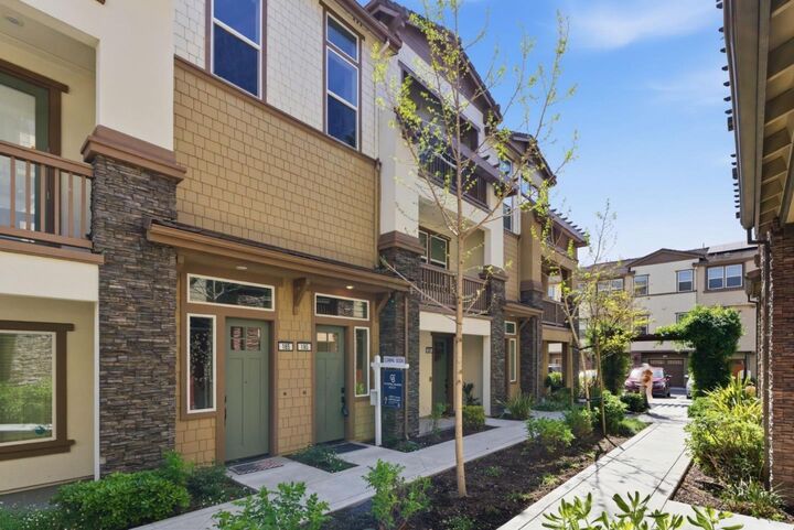 Property Photo: 195 Carson Falls Common CA 94539