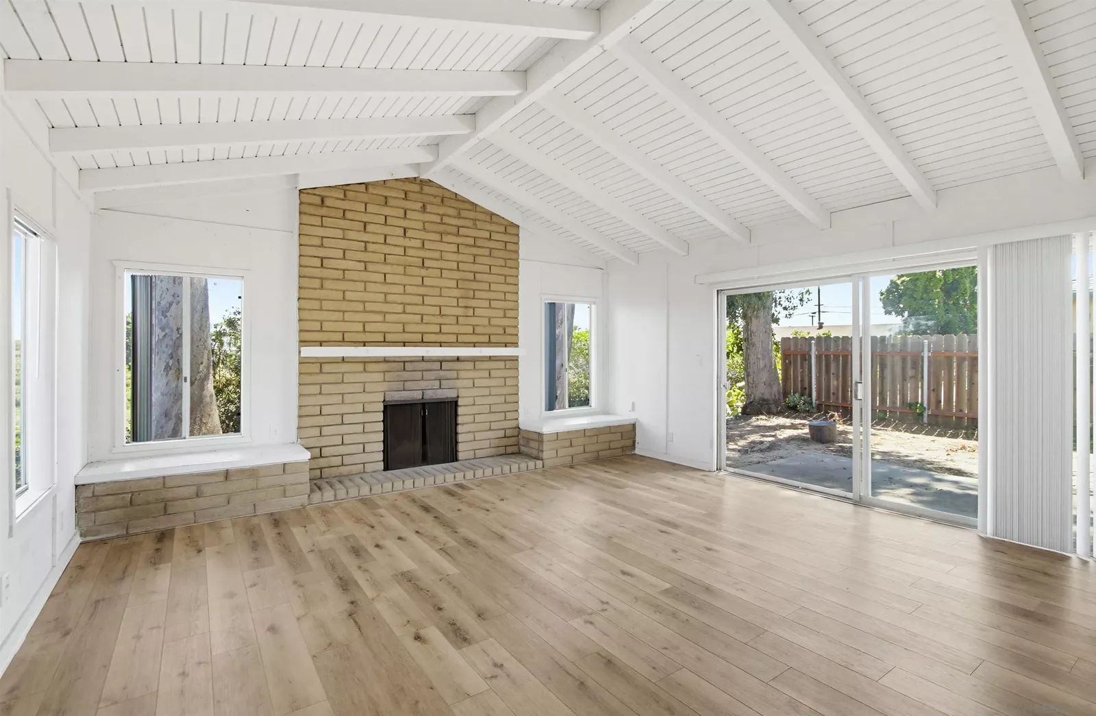 Property Photo: 5409 Limerick Ave CA 92117