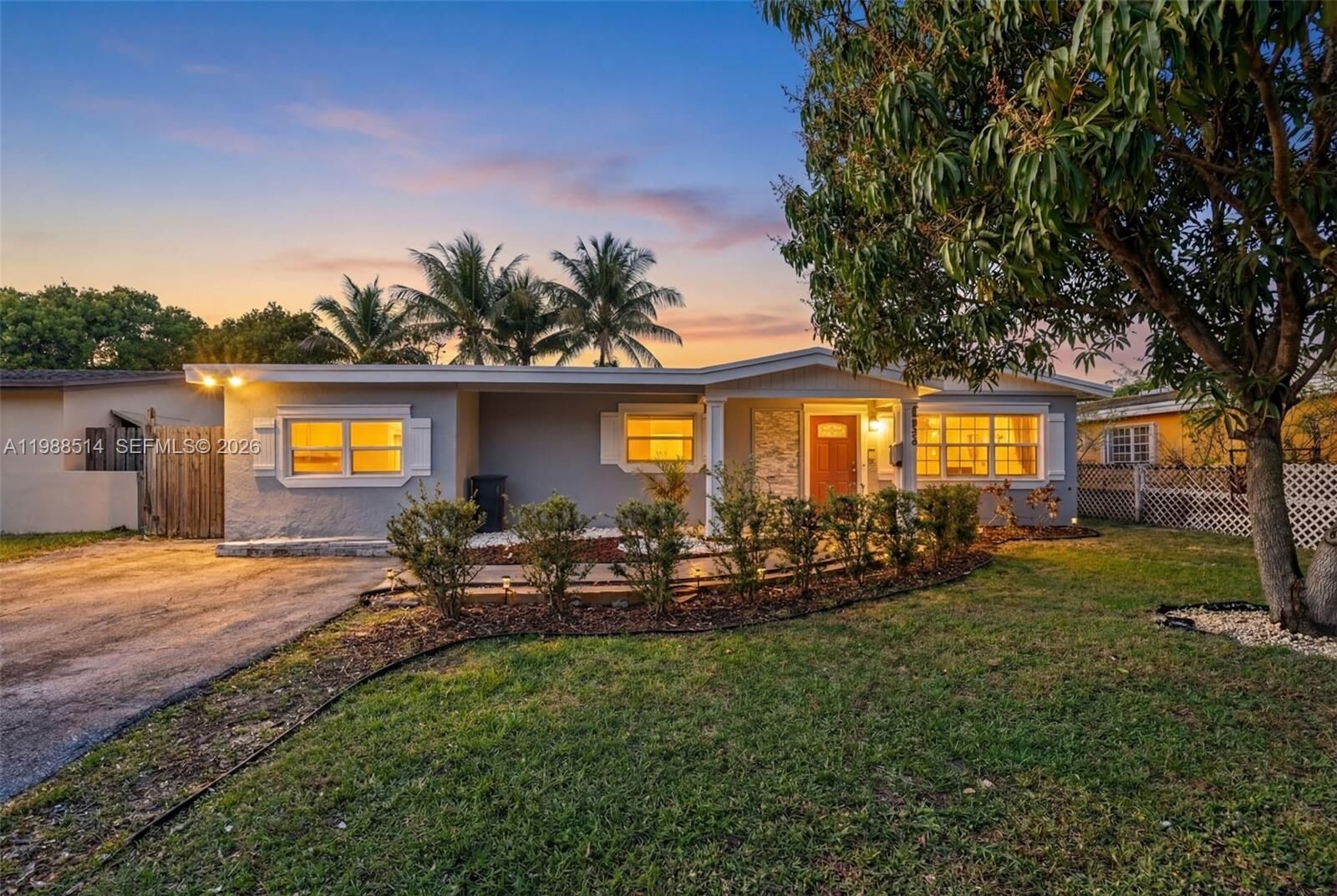 Property Photo:  6621 NW 21st St  FL 33313 