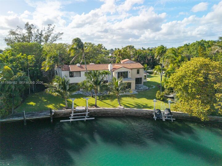 Property Photo:  5005 Lakeview Dr  FL 33140 