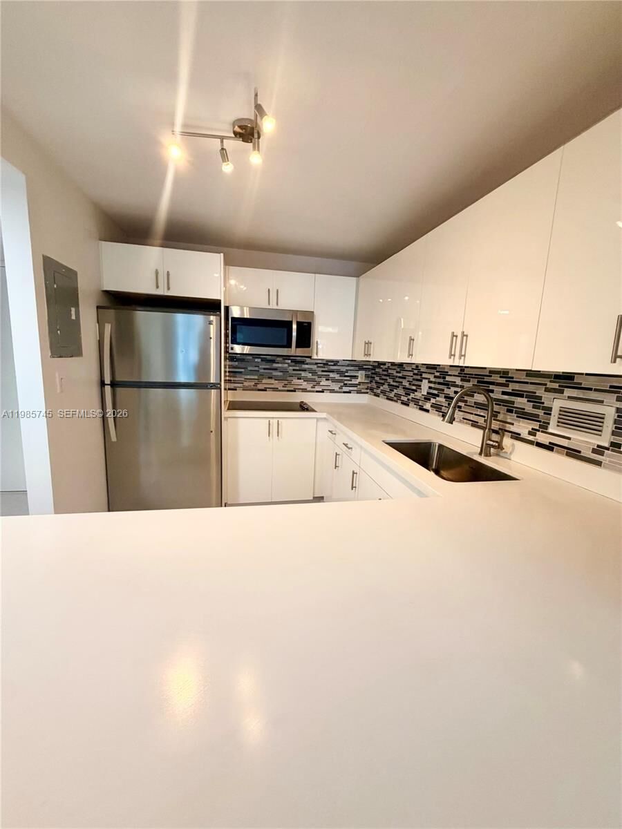 Property Photo:  2301 Collins Ave 311  FL 33139 
