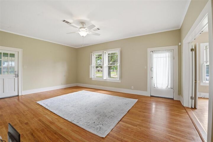 Property Photo: 1323 10th Street LA 70601