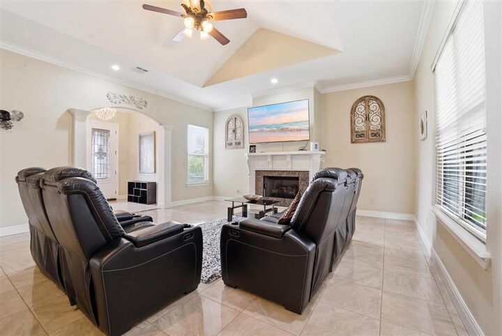 Property Photo: 5131 L'Acadie Drive LA 70605