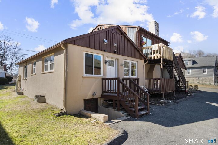 Property Photo:  28-32 Starr Avenue 11  CT 06810 