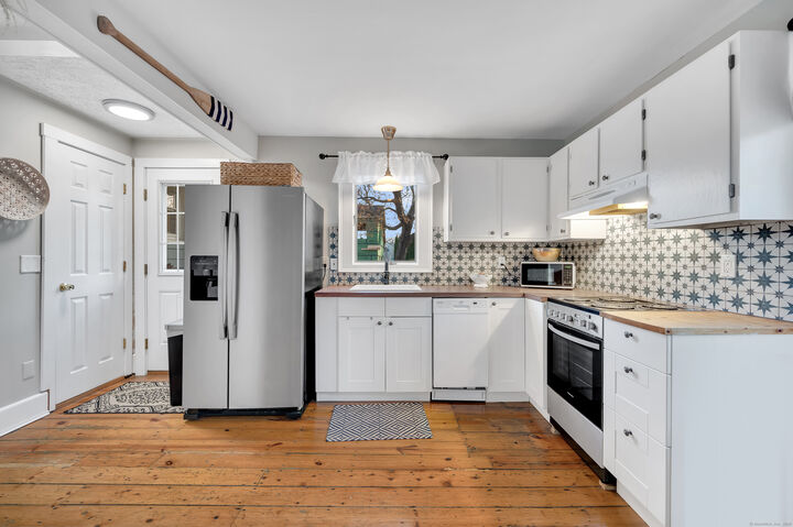 Property Photo:  109 Salt Island Road  CT 06498 