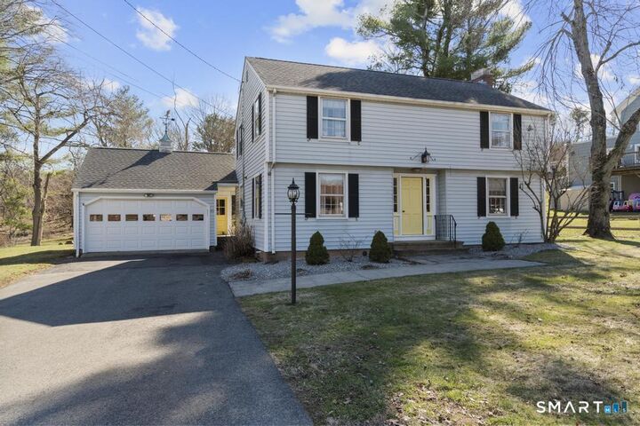 Property Photo:  89 Baldwin Avenue  CT 06450 