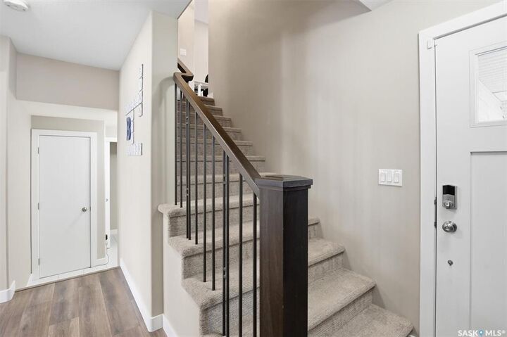 Property Photo:  611 Ells Crescent  SK S7L 6K8 