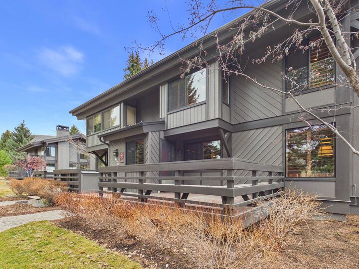 Property Photo:  1220 Villager Condo Dr  ID 83353 