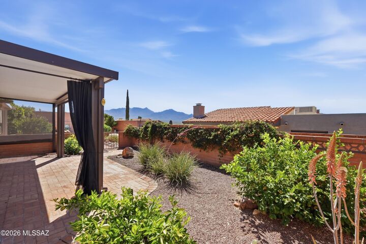 Property Photo:  1331 W Calle Serrano  AZ 85622 