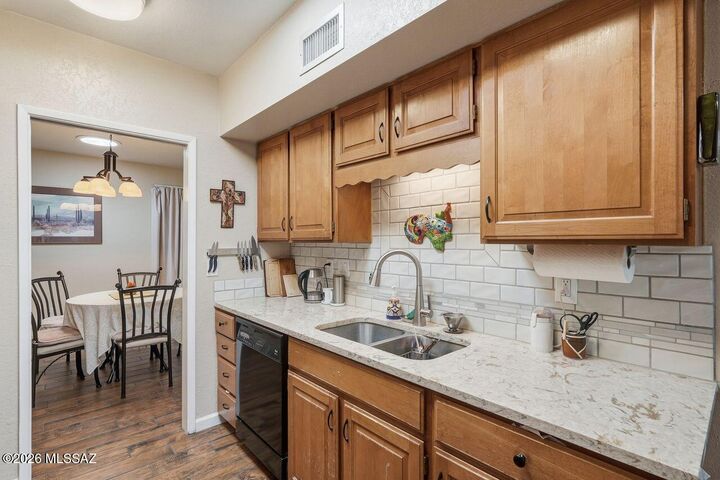 Property Photo:  1331 W Calle Serrano  AZ 85622 