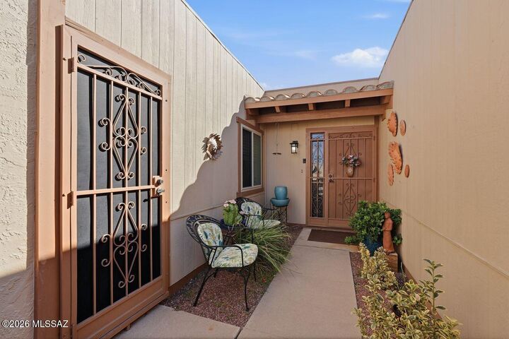 Property Photo: 1331 W Calle Serrano AZ 85622