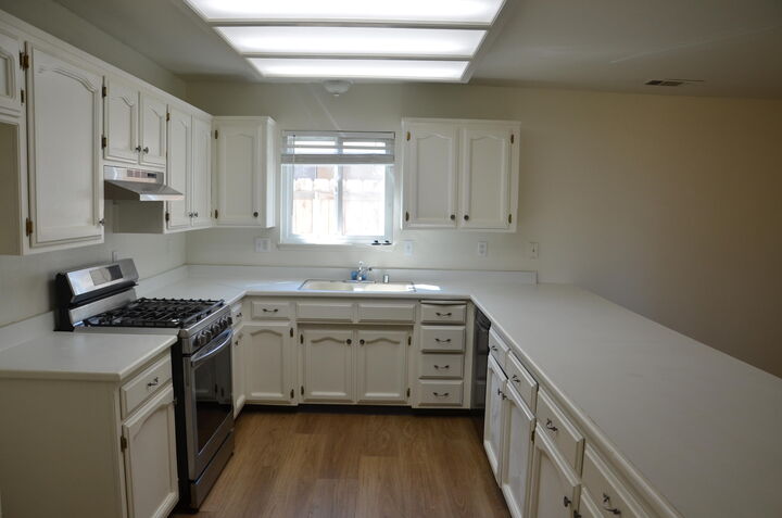 Property Photo:  634 W Vassar Avenue  CA 93277 