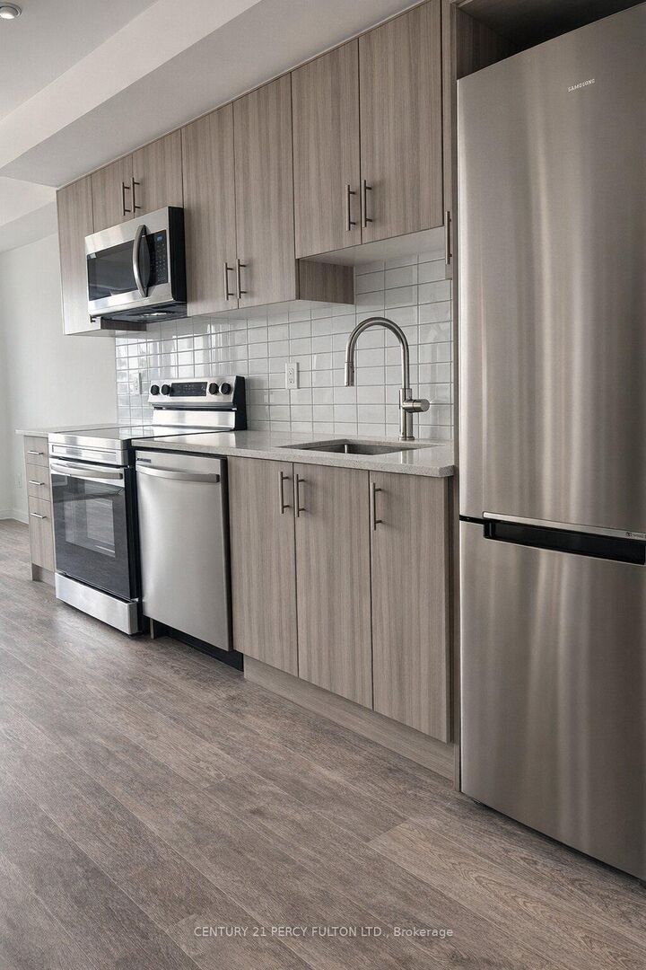 Property Photo:  1010 Sandy Beach Road 803  ON L1W 3V9 