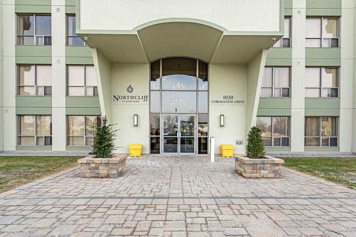 Property Photo:  1030 Coronation Drive 312  ON N6G 0G5 
