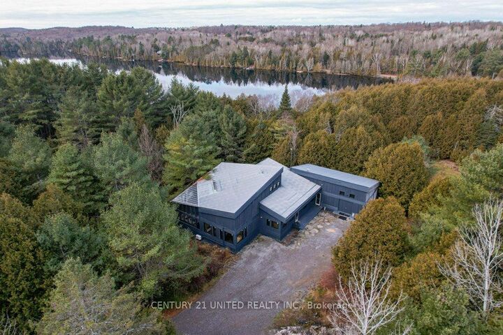 1080 Clydesdale Road — photo 1
