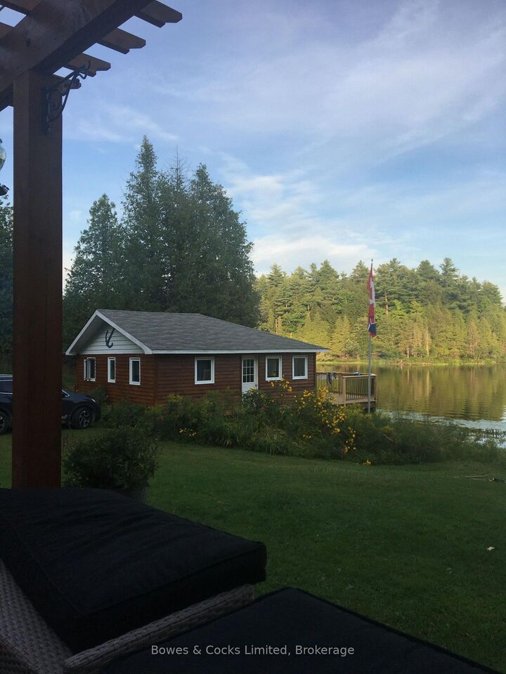 Property Photo: 1022 Hummingbird Lane ON K0H 1B0