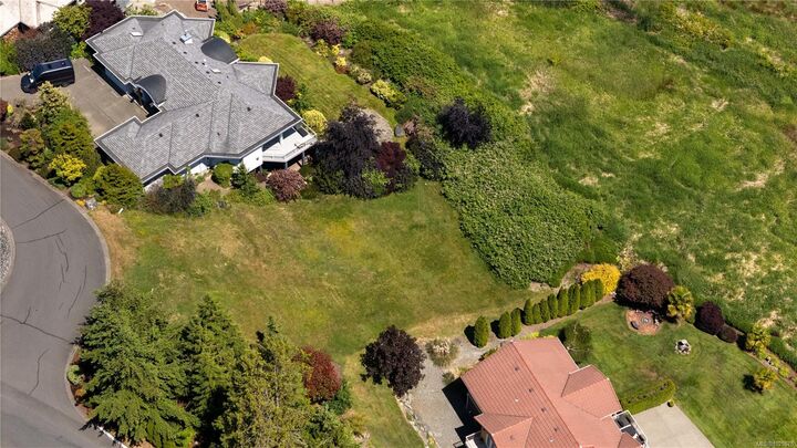Property Photo: 7003 Beach View Crt BC V8M 2J7