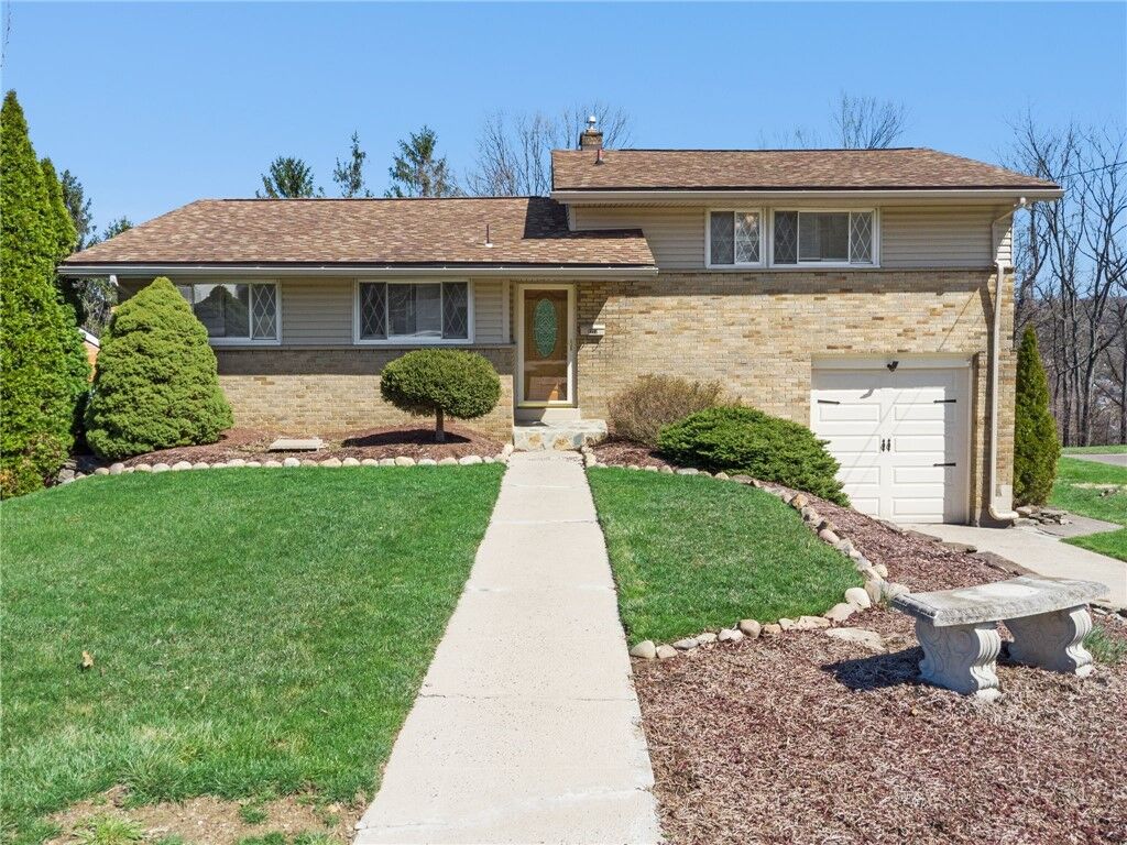 Property Photo:  1217 Monongahela Blvd  PA 15131 