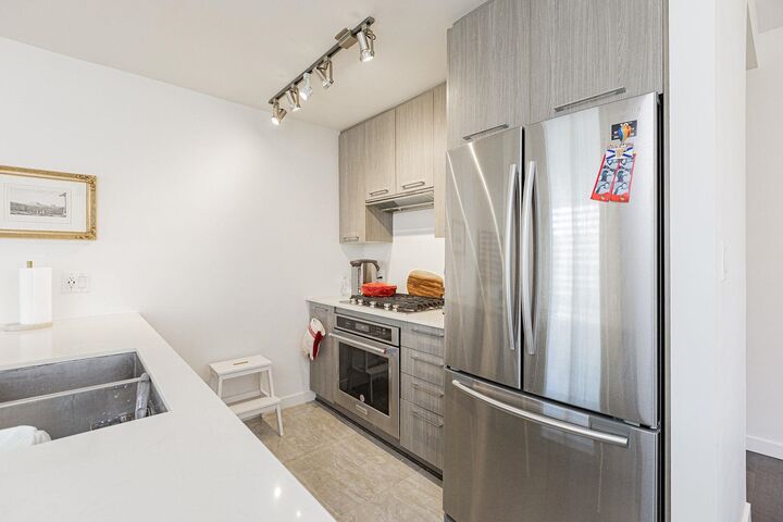 Property Photo: 7708 Alderbridge Way 10 BC V6X 0P9