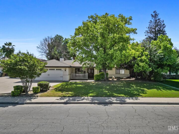 Property Photo:  13305 Frenchglen Avenue  CA 93314 