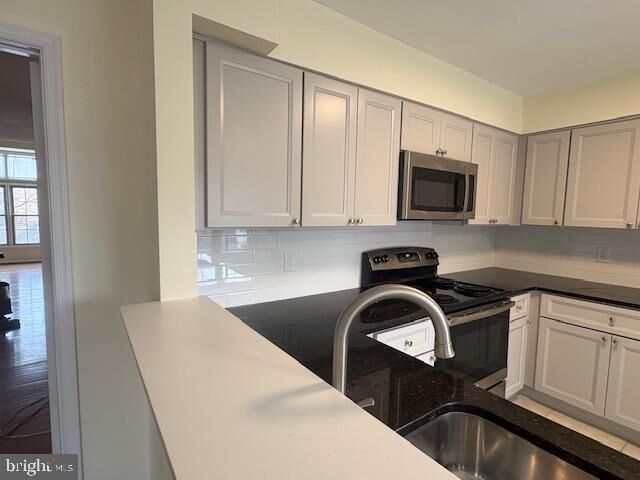 Property Photo: 2162 Kings Garden Way VA 22043