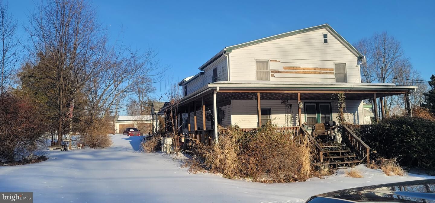 Property Photo:  1651 Iron Hill Road  DE 19702 