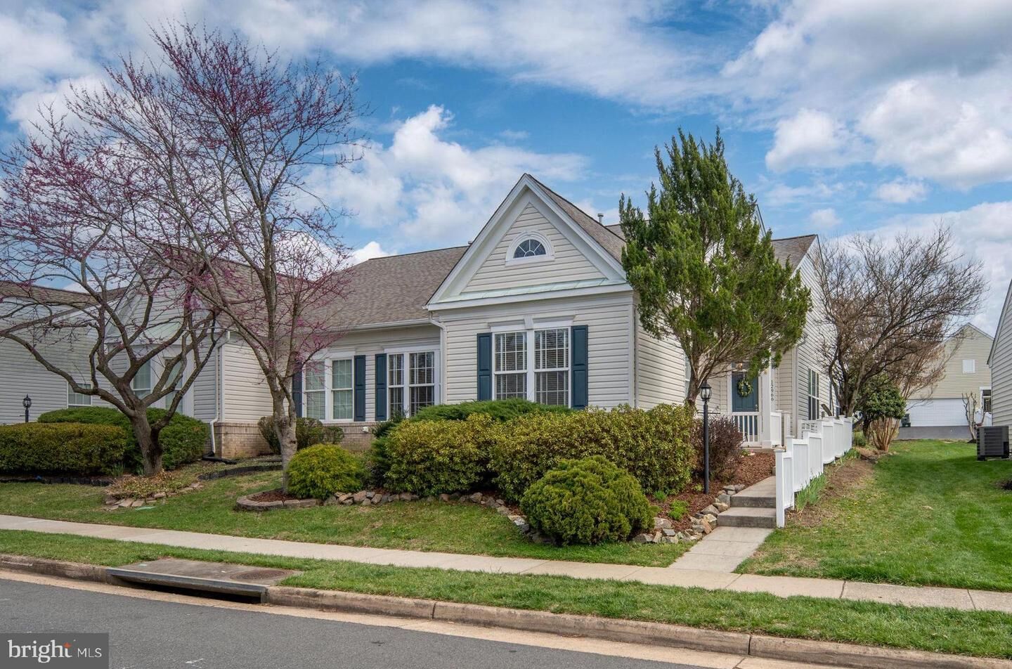 Property Photo: 12966 Dunbarton Drive VA 20136