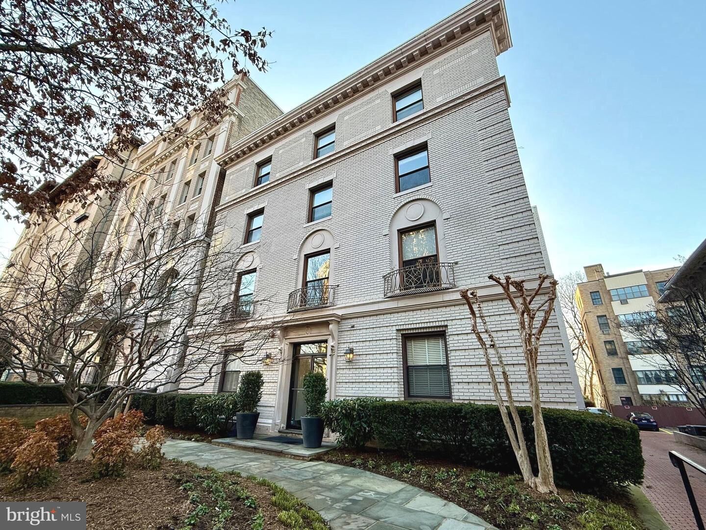 Property Photo: 2310 Ashmead Place NW 106 DC 20009