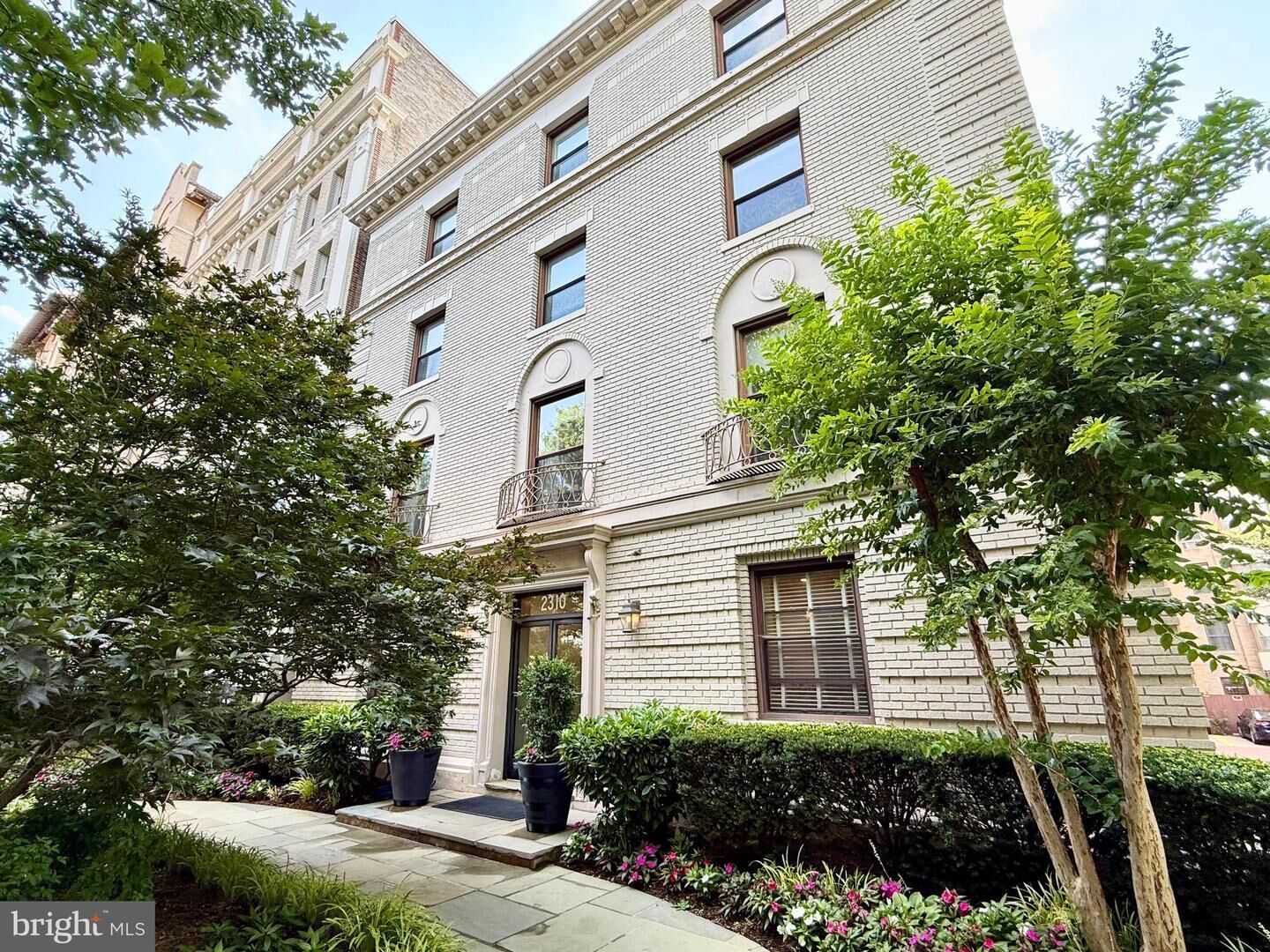 Property Photo:  2310 Ashmead Place NW 106  DC 20009 