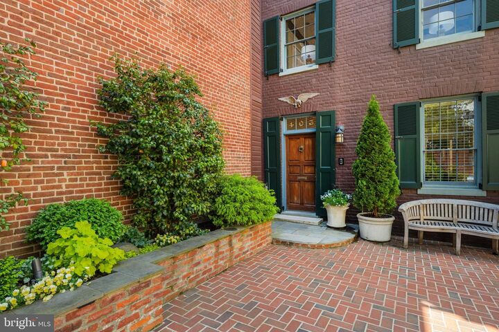 Property Photo:  403 S Fairfax Street  VA 22314 