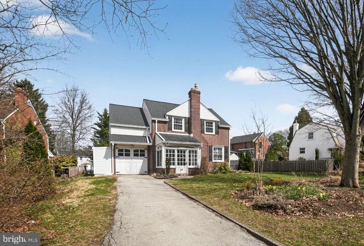 Property Photo:  28 Chelfield Road  PA 19038 