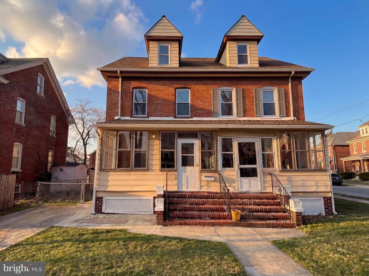 Property Photo:  19 4th Avenue  NJ 08554 
