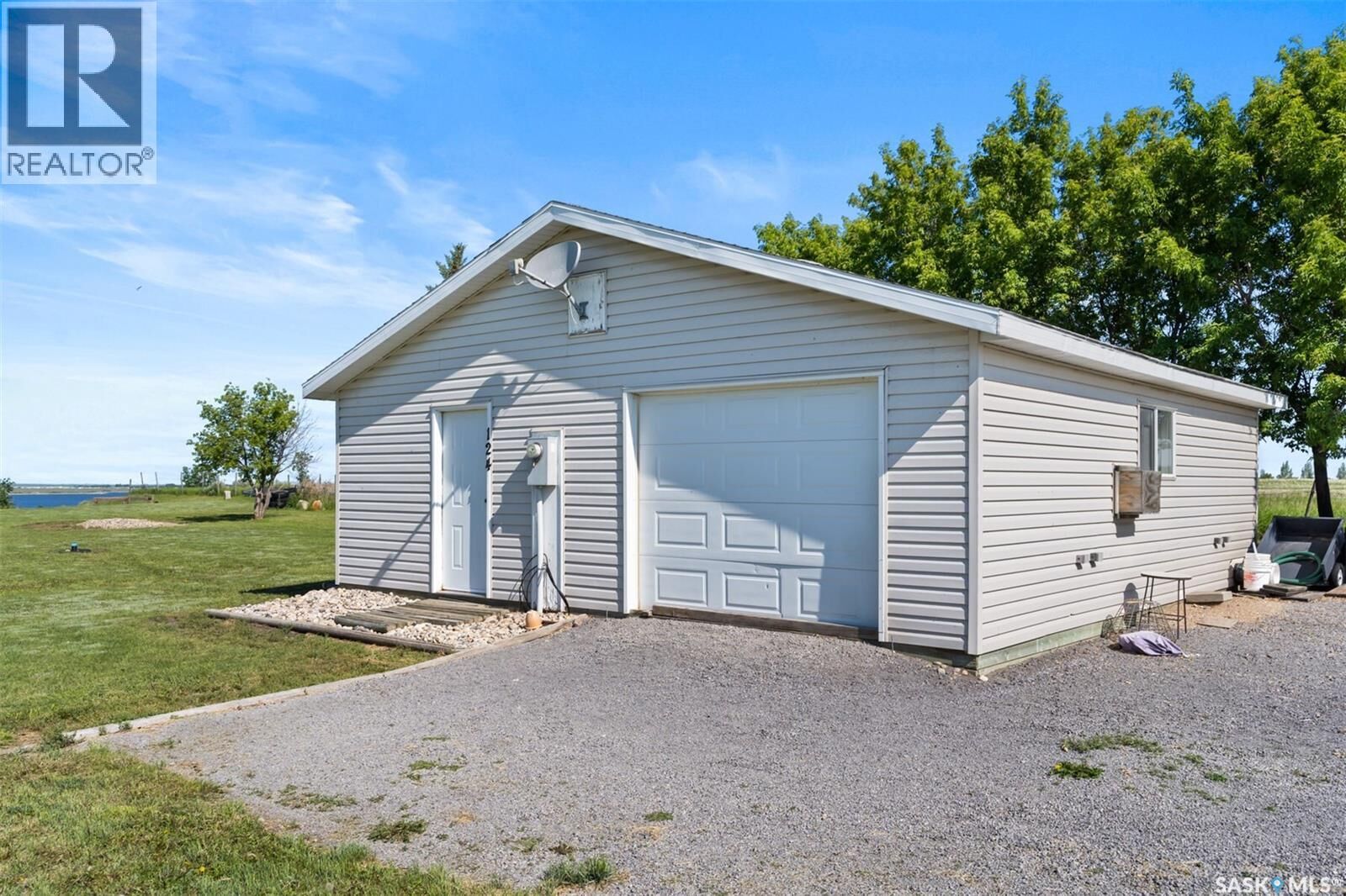 Property Photo:  124 Merle Crescent  SK S0G 4L0 