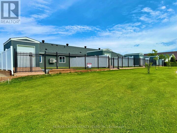 Property Photo: 18 Golf Street ON P5N 3J6
