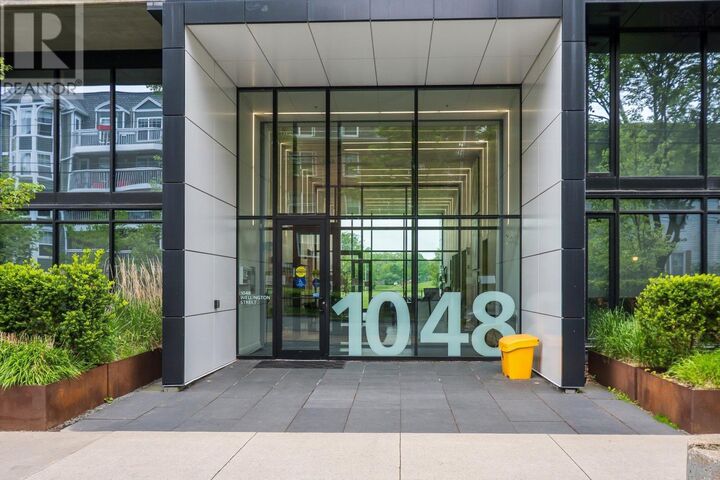 1048 Wellington Street 312 — photo 1