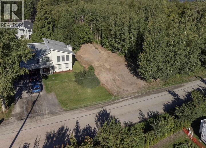 Property Photo:  2413 Kerr Street  BC V8G 2X7 