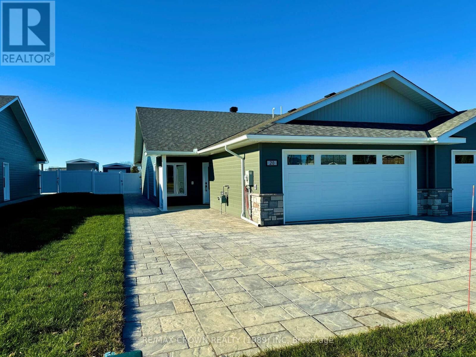 Property Photo: 20 Golf Street ON P5N 3J6