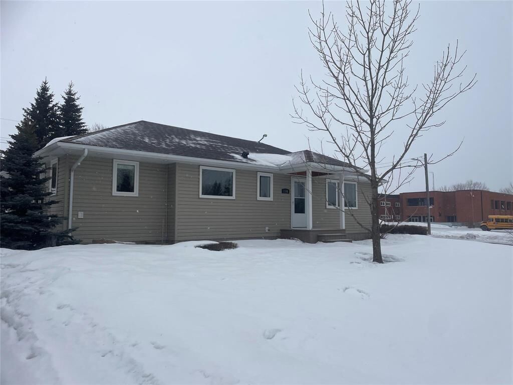 Property Photo:  1108 Hill Street  MB R0M 0C0 
